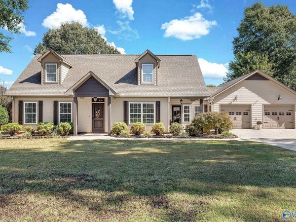 43 Azalea Circle, Guntersville, AL 35976
