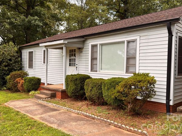 690 Brookdale Drive , Statesville, NC 28677