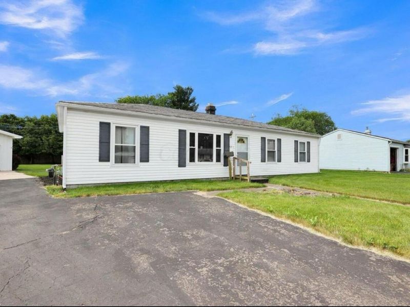 421 Avon Drive , Circleville, OH 43113 Photo 3