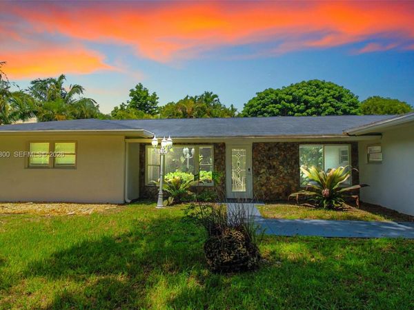 5785 SW 160th Ave , Southwest Ranches, FL 33331