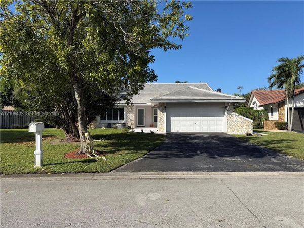 254 NW 107th Ter , Coral Springs, FL 33071