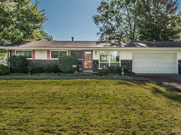 2420 Canter Way, Overland, MO 63114