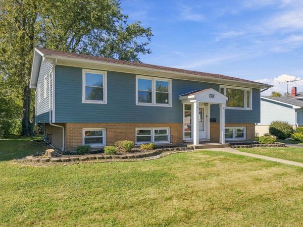 1444 East Street , Crete, IL 60417