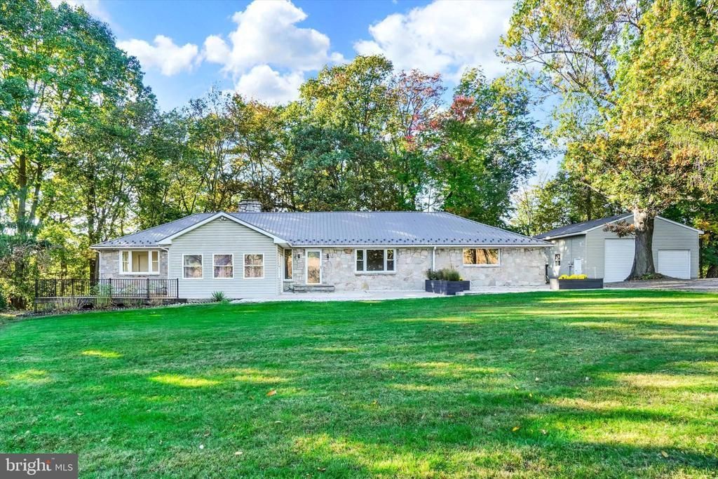 45 GRAVEL HILL ROAD , MOUNT WOLF, PA 17347