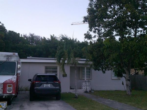 2127 N DEWEY Street, Unit 203, Hollywood, FL 33020