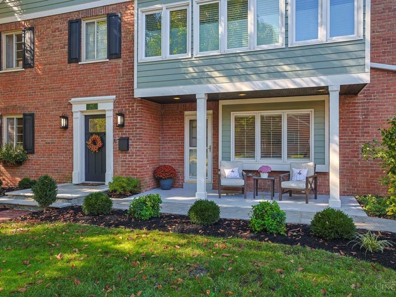 3927 West Street, Mariemont, OH 45227 Photo 2