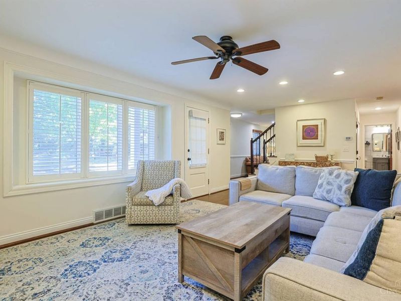 3927 West Street, Mariemont, OH 45227 Photo 8