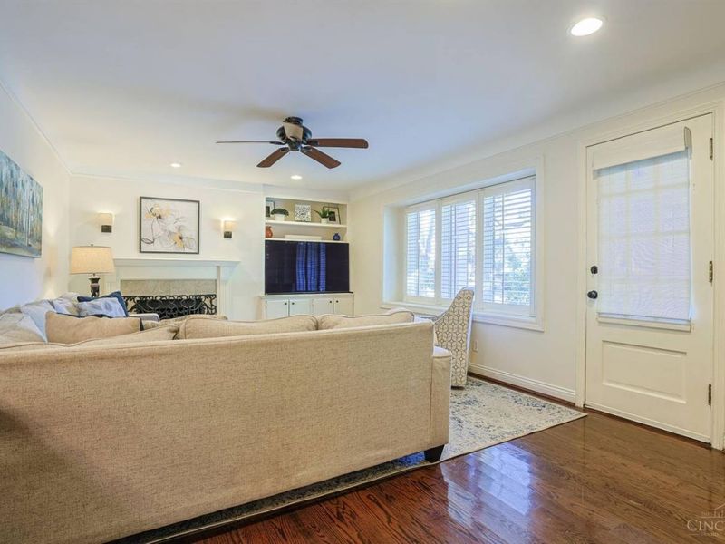 3927 West Street, Mariemont, OH 45227 Photo 9