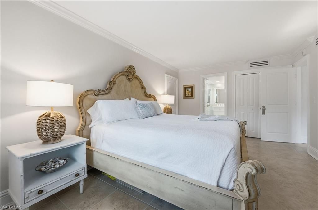 666 3rd St S, Unit 101, Naples, FL 34102 Photo