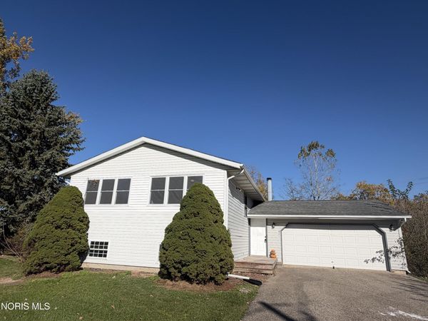 501 Briarwood Lane , Pioneer, OH 43554