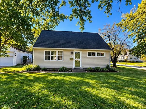 1936 Windsor Street, Cuyahoga Falls, OH 44221