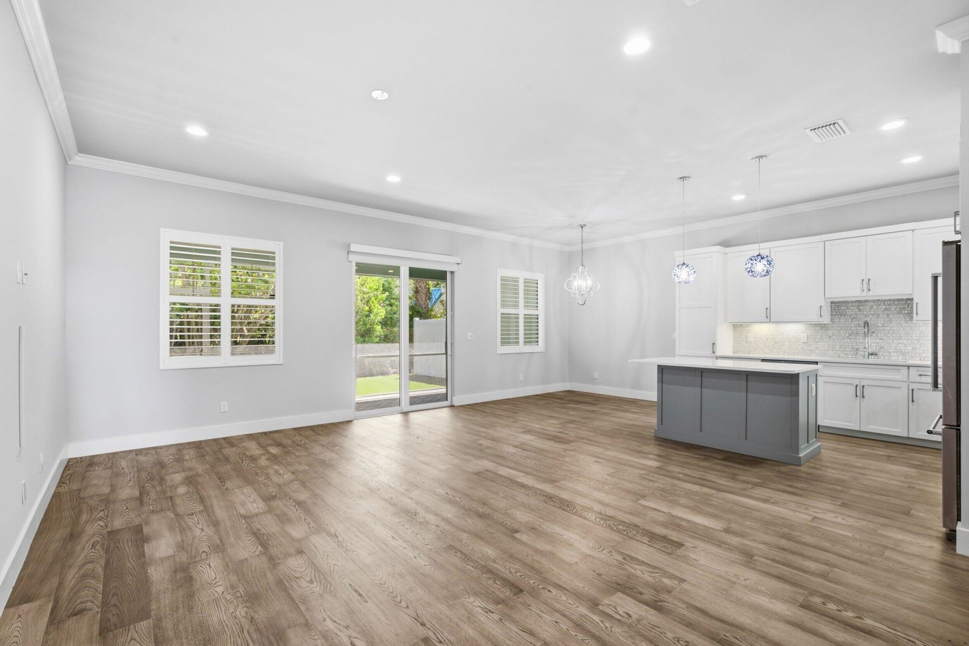 409 SE High School Avenue, Stuart, FL 34994 Photo