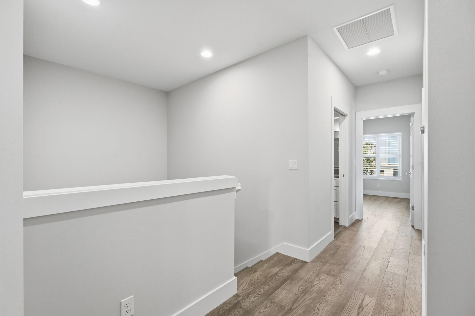 409 SE High School Avenue, Stuart, FL 34994 Photo