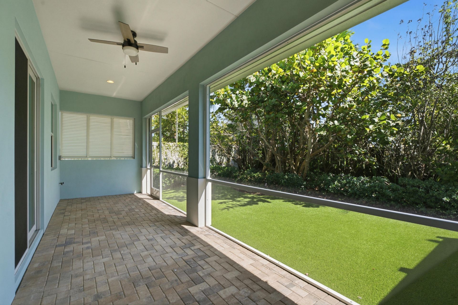 409 SE High School Avenue, Stuart, FL 34994 Photo