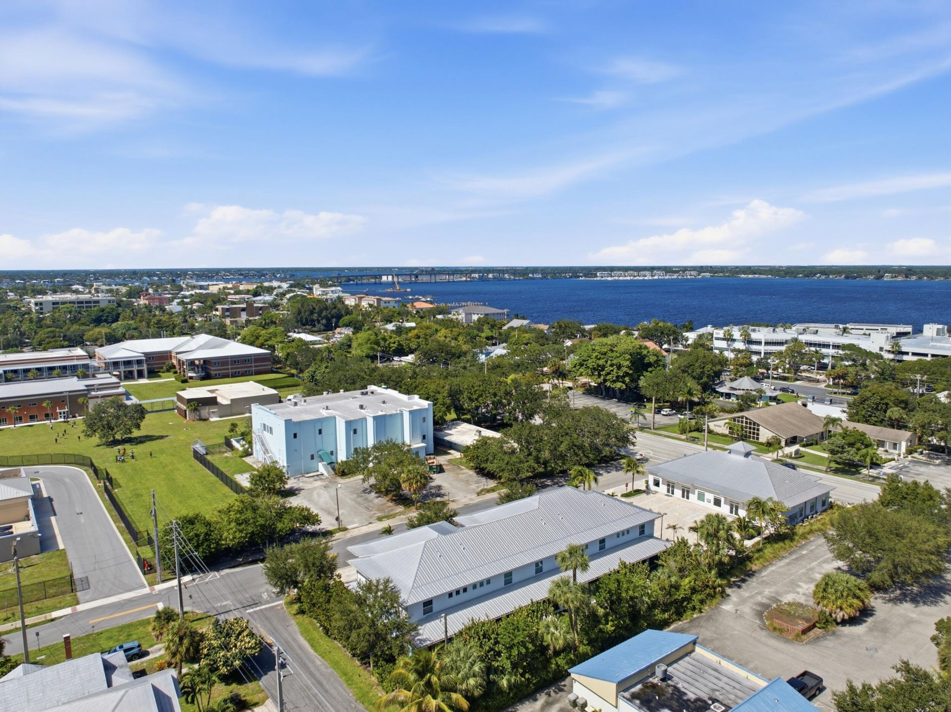 409 SE High School Avenue, Stuart, FL 34994 Photo