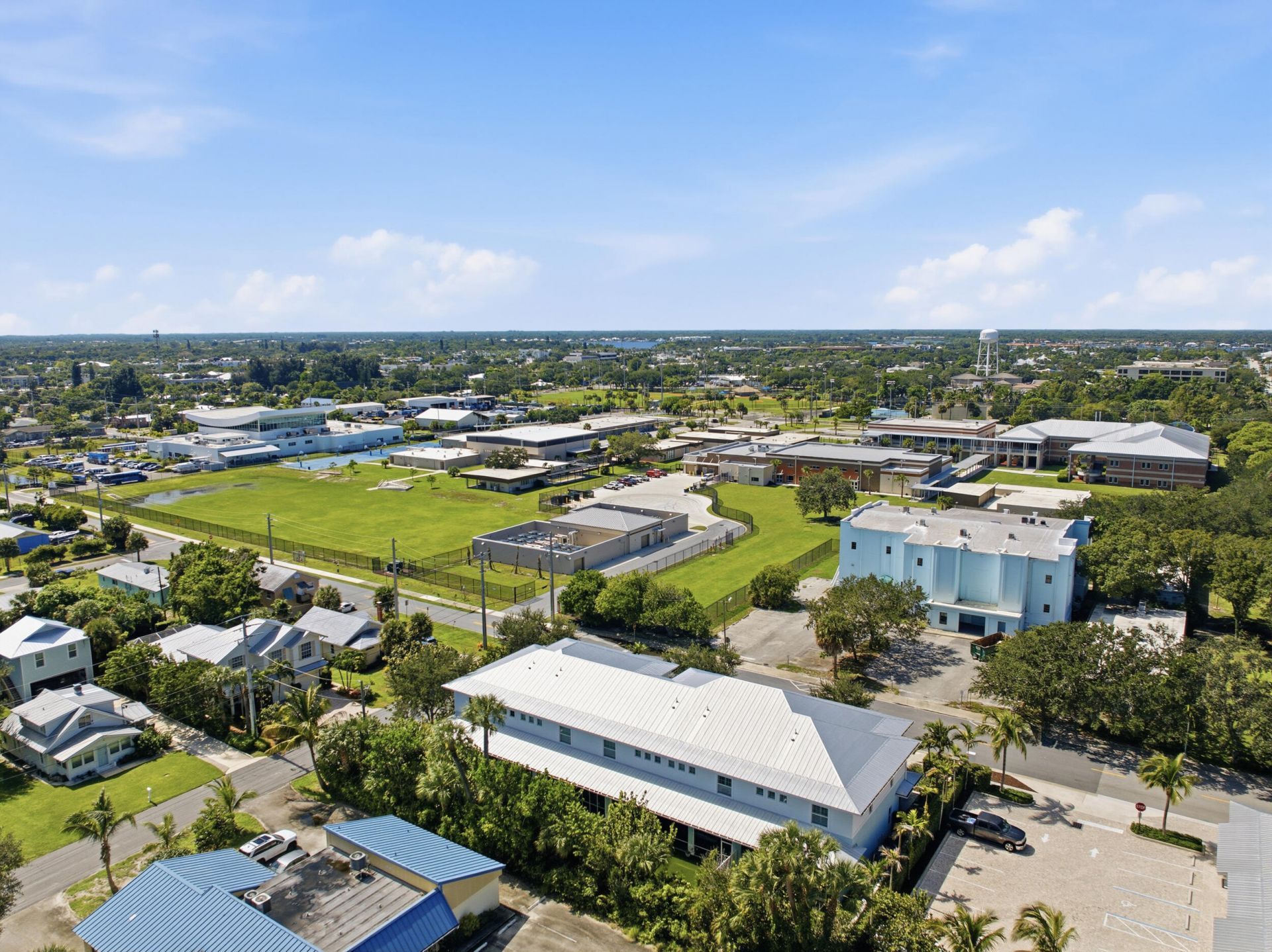 409 SE High School Avenue, Stuart, FL 34994 Photo