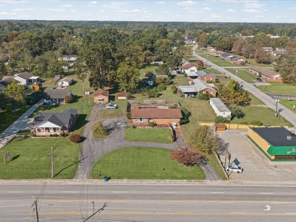 419 Woodbury Hwy , Manchester, TN 37355