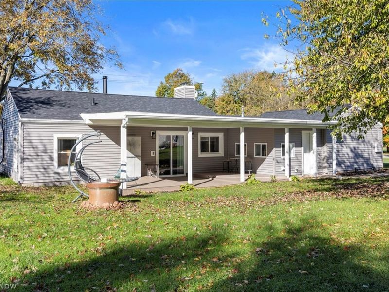 7833 Baumhart Road, Amherst, OH 44001 Photo 2
