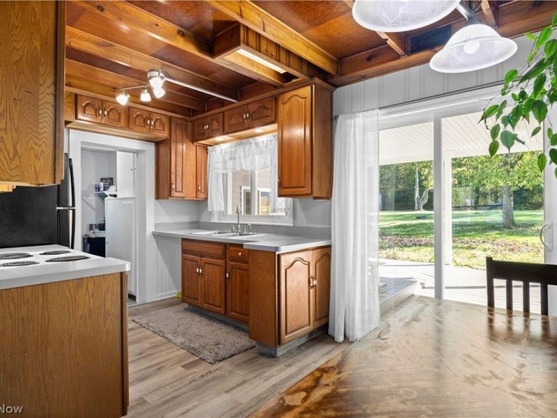 7833 Baumhart Road, Amherst, OH 44001 Photo 23