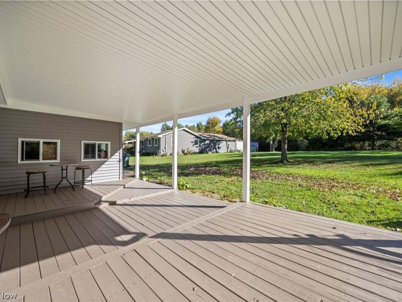 7833 Baumhart Road, Amherst, OH 44001 Photo 3