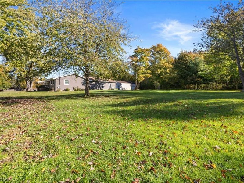7833 Baumhart Road, Amherst, OH 44001 Photo 32