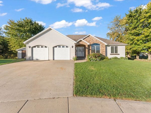 101 Red Bud Court, Mahomet, IL 61853