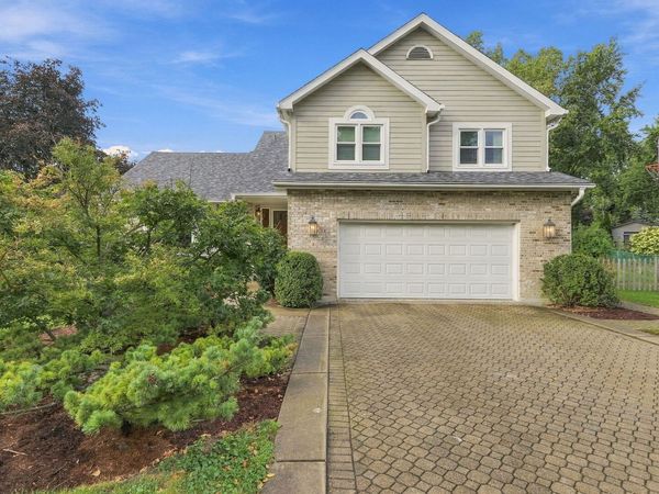 7810 Regency Grove Drive , Darien, IL 60561