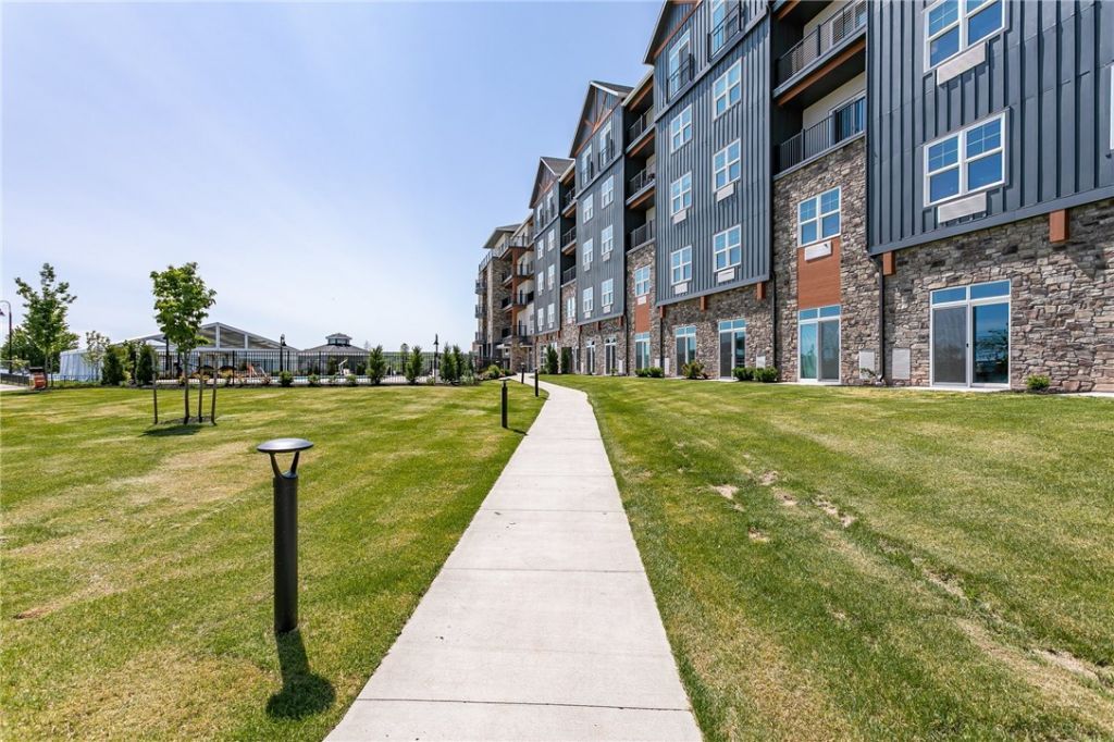 205 Lakeshore Drive, Unit 422, Canandaigua, NY 14424 Main Photo