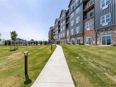 205 Lakeshore Drive, Unit 422, Canandaigua, NY 14424