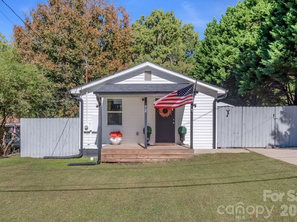 112 W Poplar Street , Stanley, NC 28164