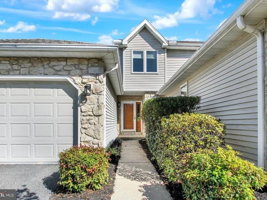 2563 Fairway Drive , Unit 2563, York, PA 17402 Main Photo