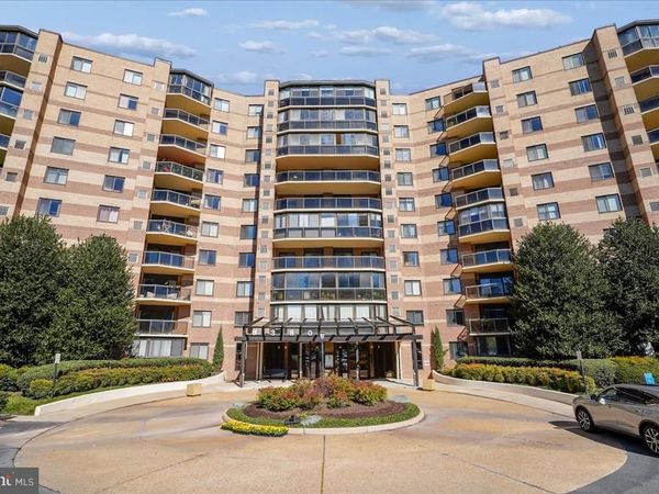 8380 GREENSBORO DRIVE, Unit 211, MCLEAN, VA 22102