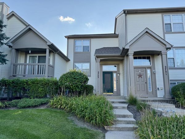 2753 Canyon Drive, Unit N, Plainfield, IL 60586