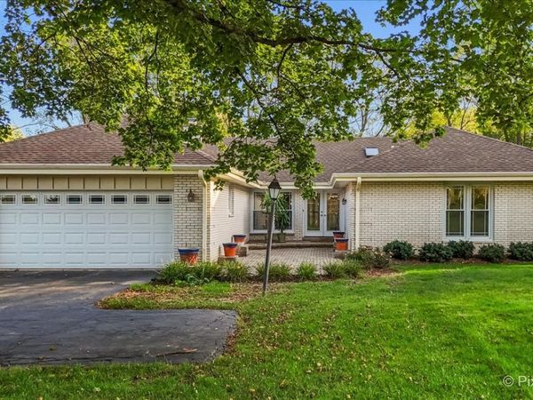 994 Commonwealth Court , Barrington, IL 60010