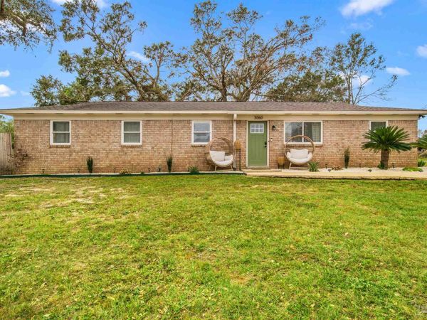 3060 Panama Dr, Pensacola, FL 32526