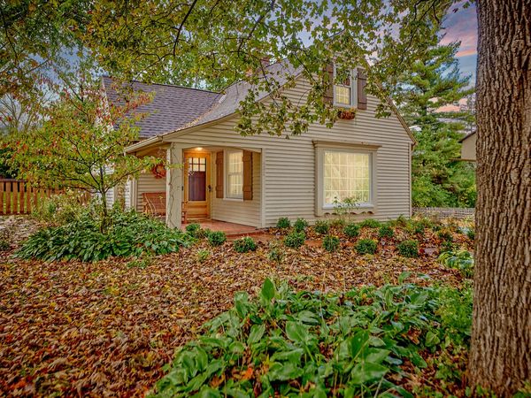 635 Hi View Ct, Elm Grove, WI 53122
