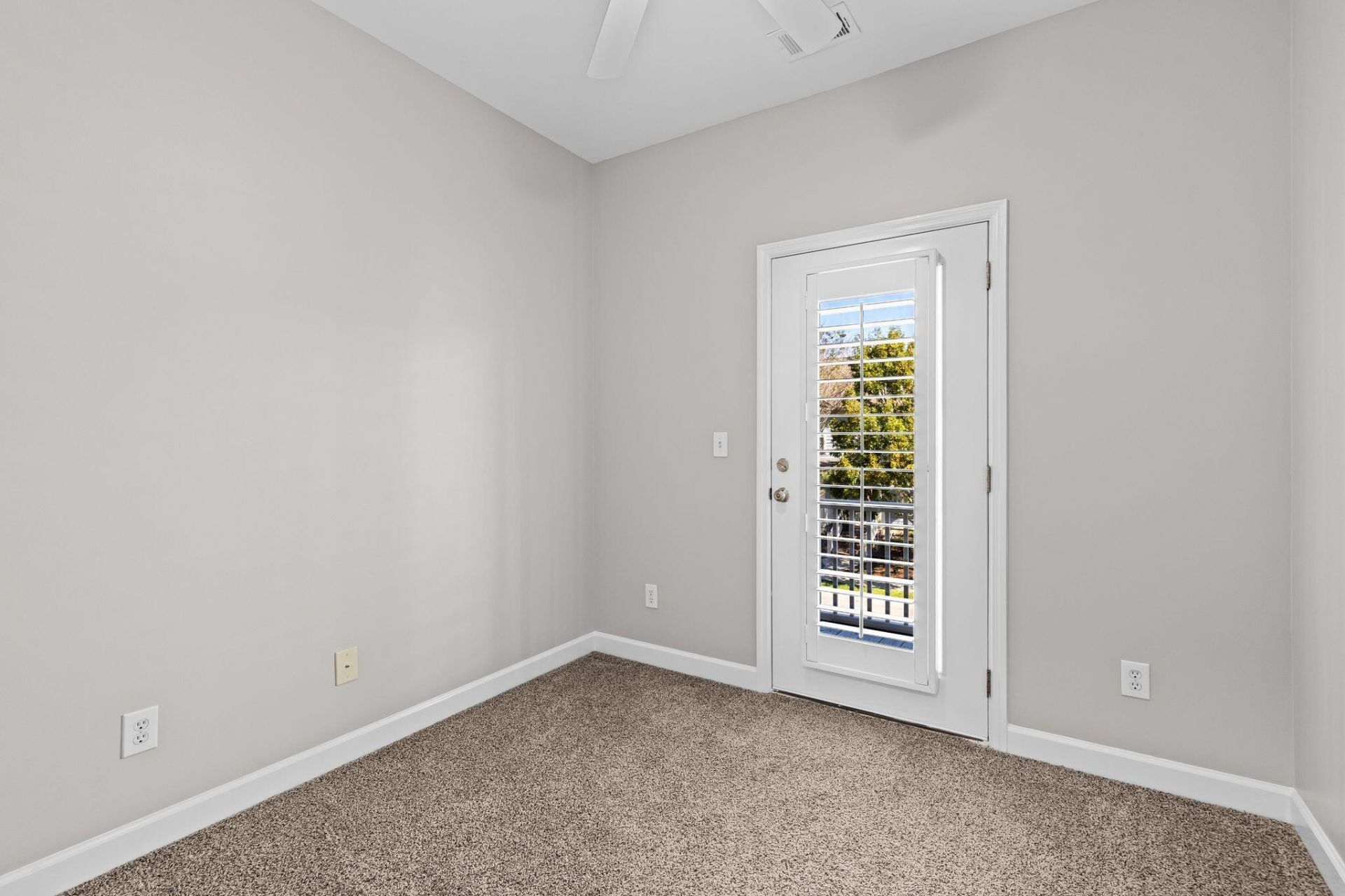 1032 Zinser Street Photo 23