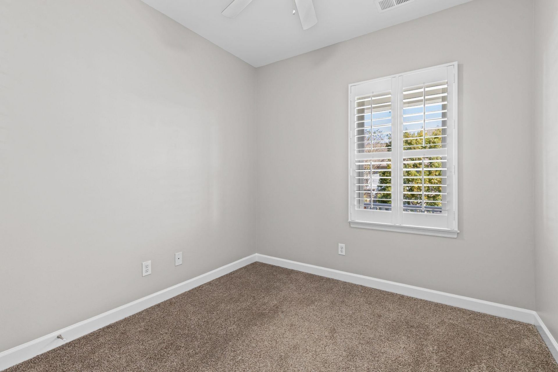 1032 Zinser Street Photo 26