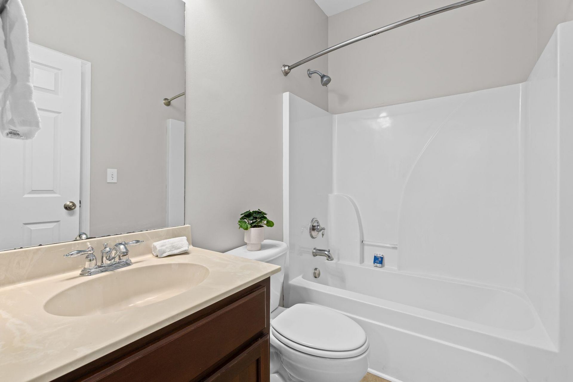 1032 Zinser Street Photo 27