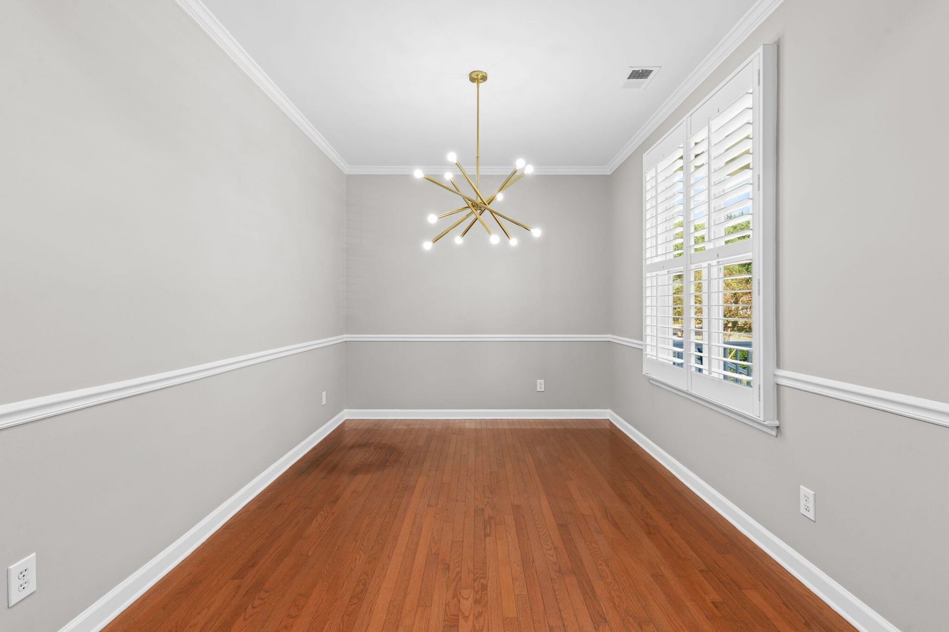 1032 Zinser Street Photo 7