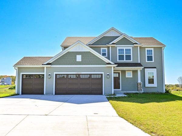 W194N15744 East Gate COURT, Jackson, WI 53037