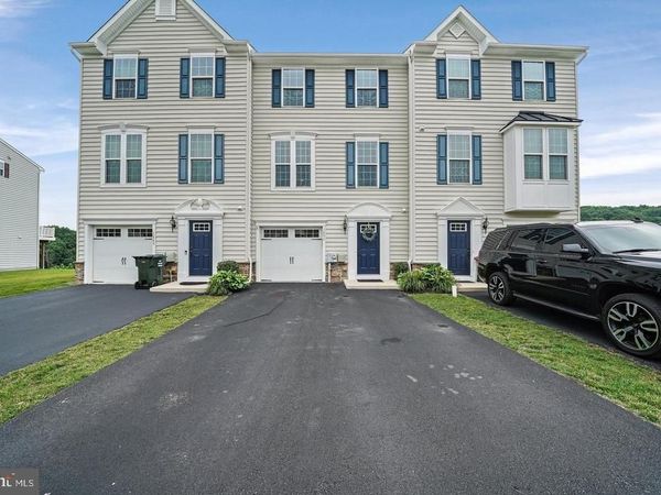 1851 HONEYSUCKLE COURT , DOWNINGTOWN, PA 19335