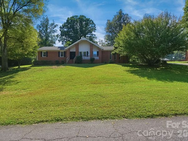 6205 Ferncliff Drive , Concord, NC 28027