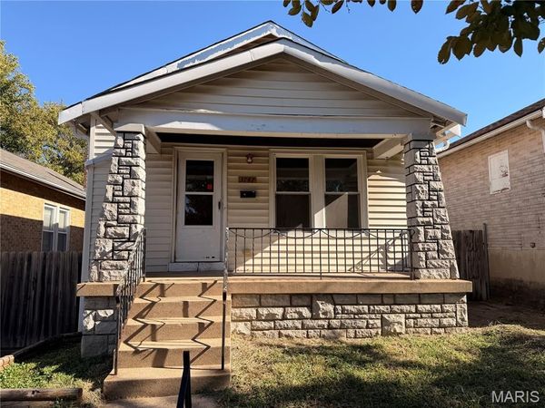 3747 Neosho Street , St Louis, MO 63116