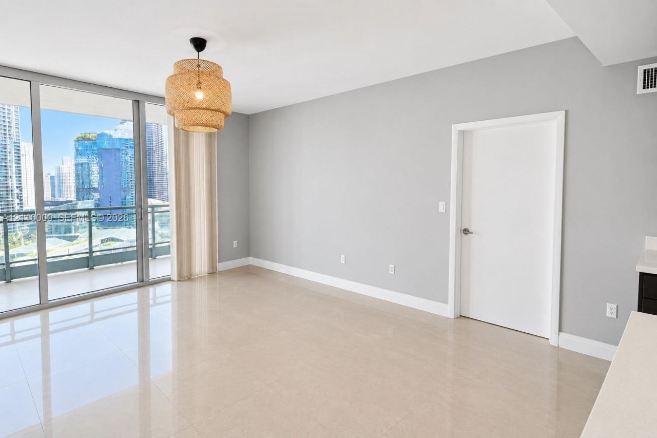 90 SW 3rd St , Unit 3212, Miami, FL 33130 Photo