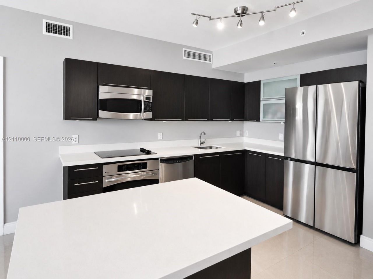 90 SW 3rd St , Unit 3212, Miami, FL 33130 Photo