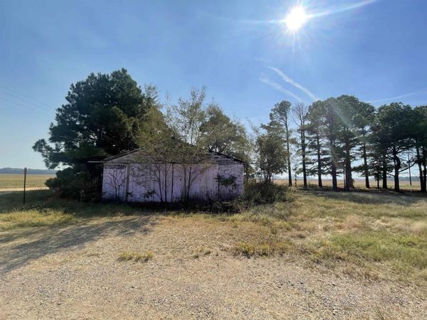 1 Highway 214 , Weiner, AR 72479