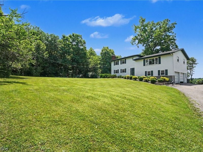 952 Ravenna Road, Kent, OH 44240 Photo 2