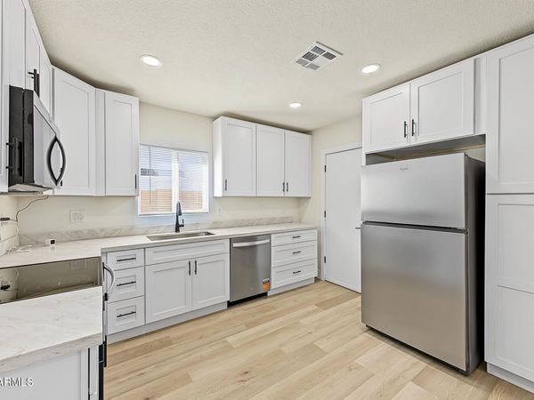 104 E KINDERMAN Drive, Avondale, AZ 85323