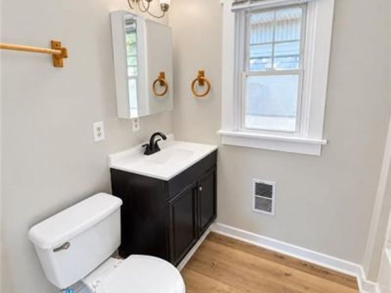 555 E Madison Avenue, Springfield, OH 45503 Photo 9
